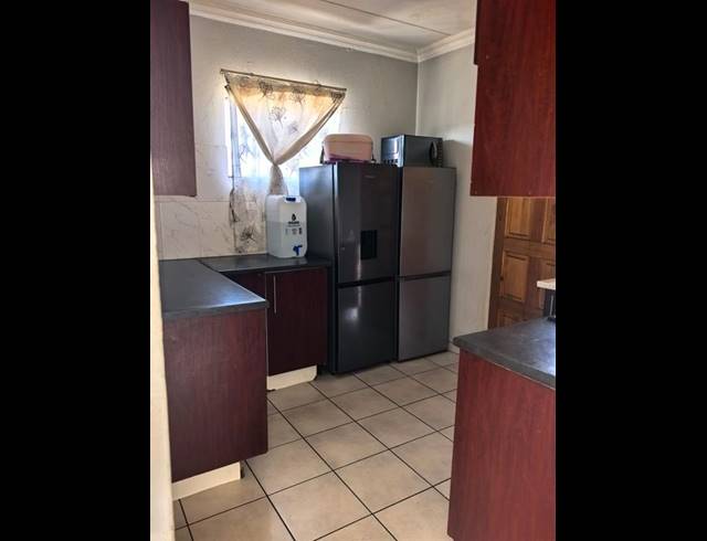 3 BEDROOM HOUSE FOR SALE IN BLUE HILLS